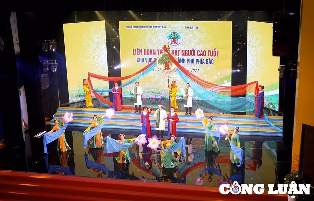 26 doan tham gia lien hoan tieng hat nguoi cao tuoi khu vuc phia bac tai ha tinh hinh 3