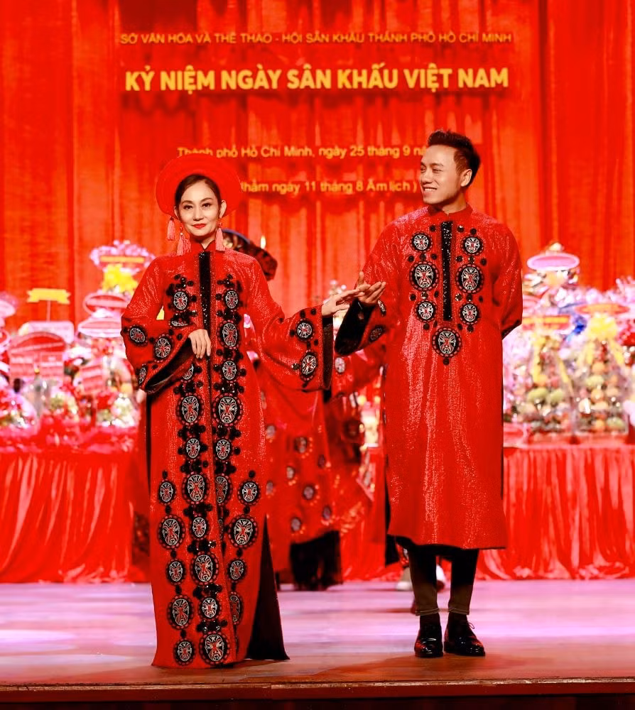 hoa hau bao ngoc thanh thuy mai phuong ngoc chau long lay trong bst coi nguon san khau cua ntk viet hung hinh 13