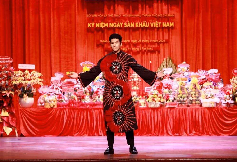 hoa hau bao ngoc thanh thuy mai phuong ngoc chau long lay trong bst coi nguon san khau cua ntk viet hung hinh 10