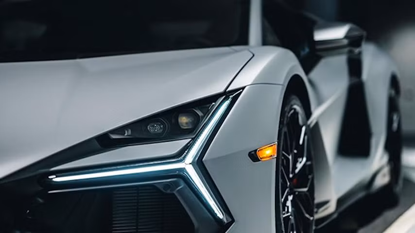 hinh anh lamborghini revuelto tai dao quoc su tu hinh 6
