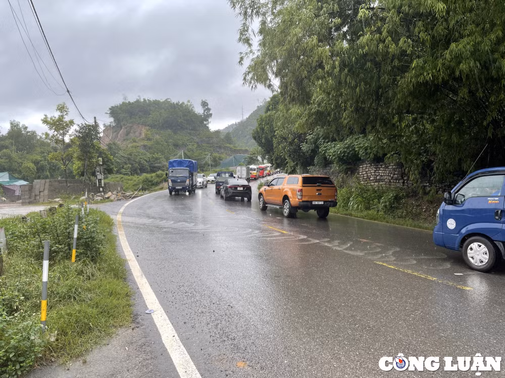 hoa binh sat lo nghiem trong tai quoc lo 6 hinh 2