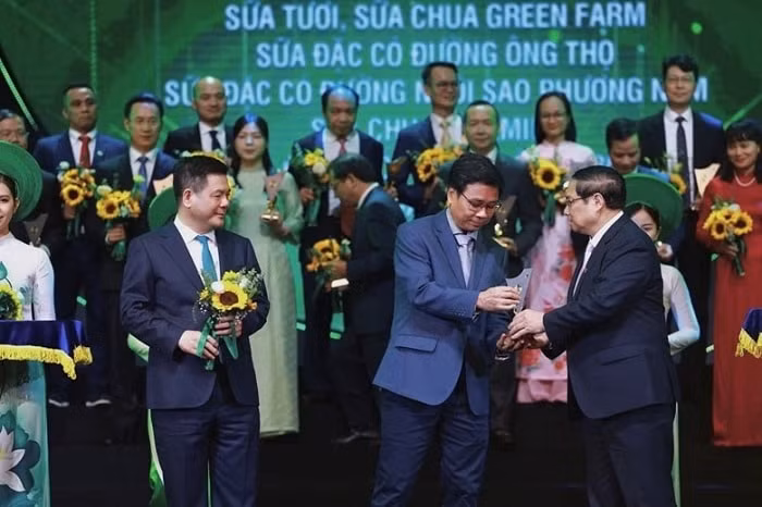 dua thuong hieu quoc gia vuon tam the gioi hanh trinh ruc ro cua vinamilk hinh 1