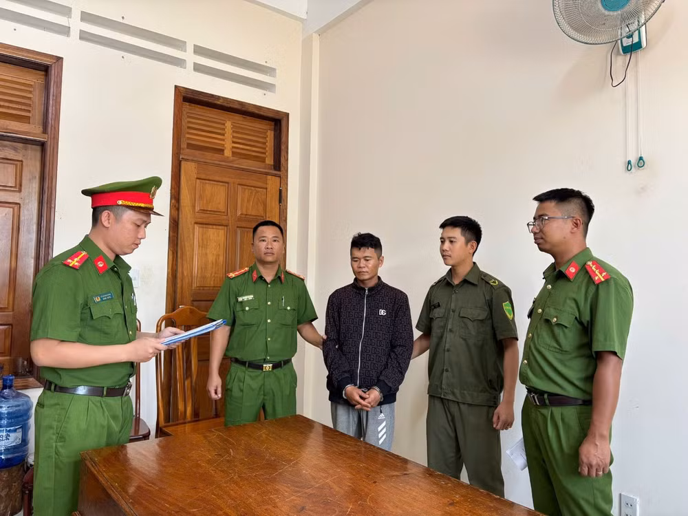 mau thuan trong cuoc nhau nguoi dan ong lay dao chem ban trong thuong hinh 1