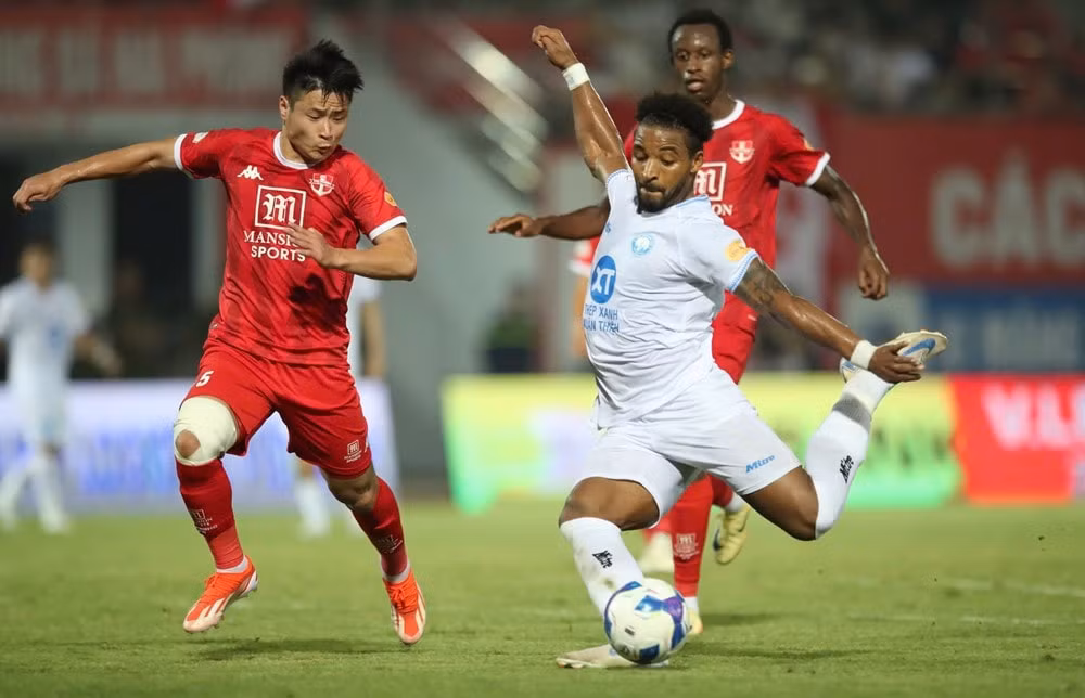 danh bai hai phong nam dinh len top dau vleague 2024 25 hinh 1