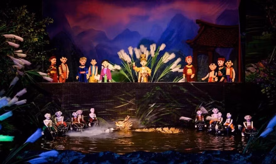 roi nuoc hoang de co lau ke chuyen cuoc doi vua dinh tien hoang hinh 1