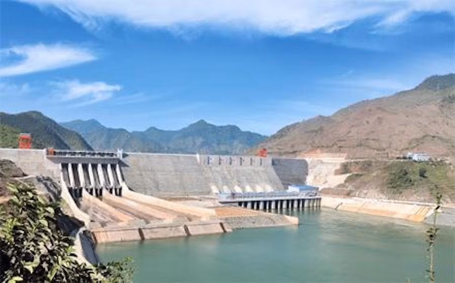 Mặc dù đang sở hữu một nhà máy lớn và ổn định, Thủy điện Hủa Na vẫn bước vào giai đoạn mở rộng quy mô bằng thương vụ mua lại dự án thủy điện khác. Ảnh: TL.