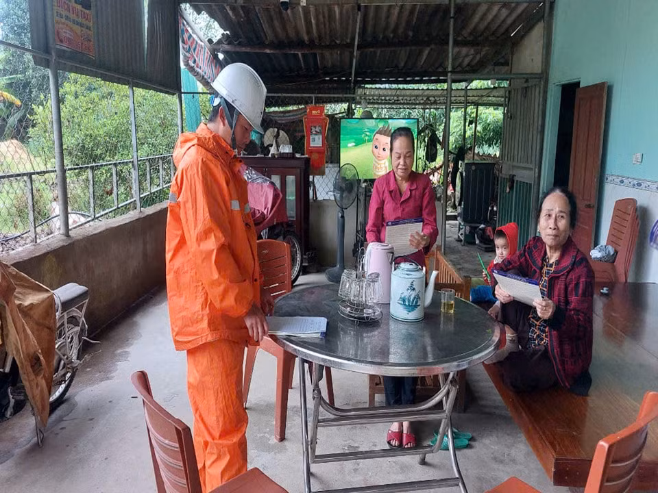 pc ha tinh tiep tuc day manh tuyen truyen an toan dien trong mua mua bao hinh 1