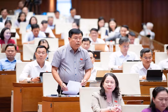 Bộ trưởng Bộ Nội vụ: Đang nghiên cứu chính sách tiền lương, phụ cấp đối với viên chức cấp xã