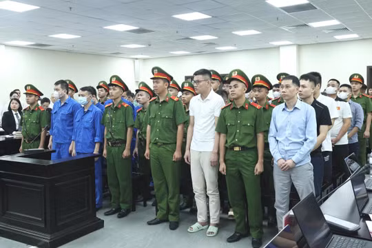 Lời khai về túi xì gà chứa 140.000 USD nhờ giúp đỡ không bị xử lý hình sự