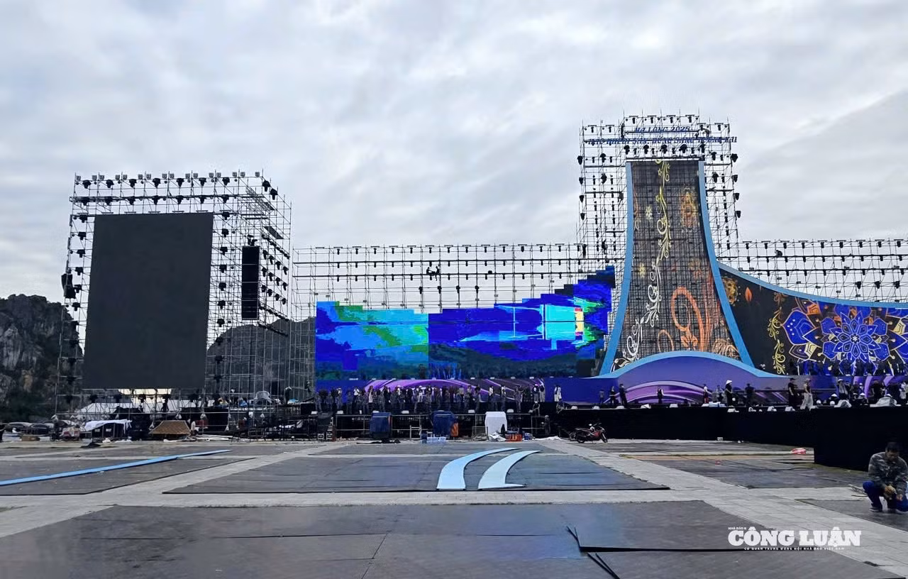 anh-8-ha-long-concert-2025.jpg