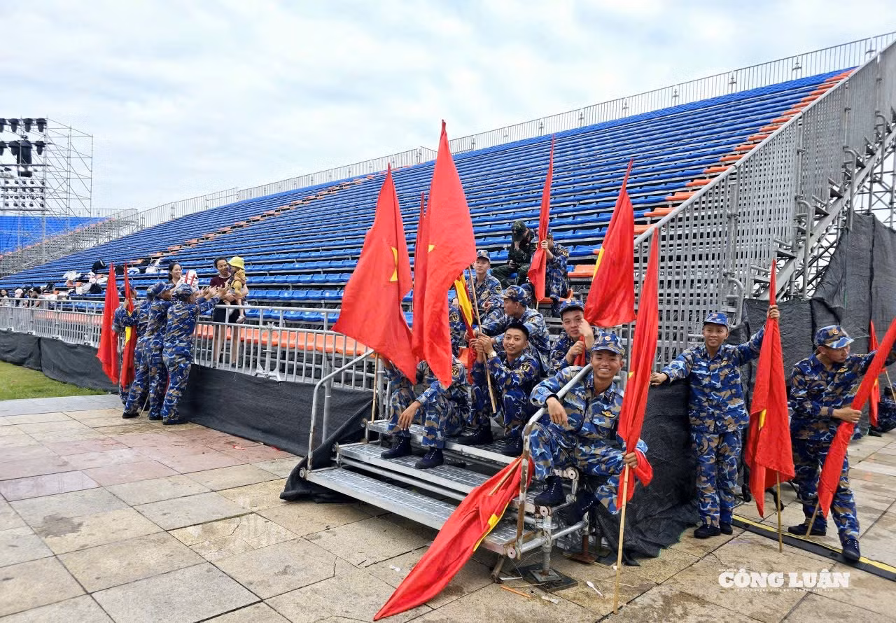 anh-4-ha-long-concert-2025.jpg