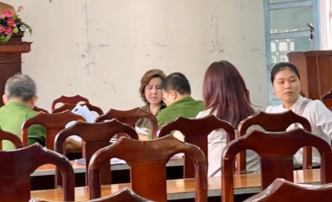 Ngày 16/6/2020, Bà Tôn Nữ Thị Trinh chỉ làm việc với chính quyền địa phương, không đồng ý làm việc với Cục THADS TP.HCM vì cho rằng cơ quan này không chấp hành theo Công văn 370 của Tổng cục THADS