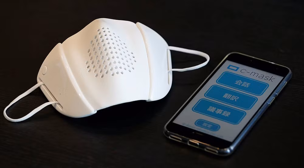 Khẩu trang kết nối với smartphone qua ứng dụng di động.