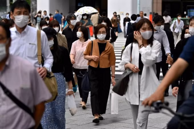 Số ca nhiễm mới SARS-CoV-2 ở Tokyo đã tăng vọt vào thứ Tư, làm tăng mối lo ngại về một làn sóng ca bệnh mới. Ảnh: AFP-JIJI