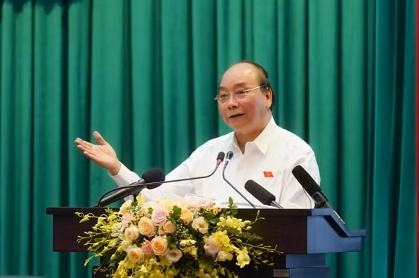 Thủ tướng Nguyễn Xuân Phúc phát biểu tại buổi tiếp xúc cử tri. Ảnh: VGP