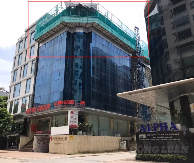 Chủ đầu tư đang cơi nới thêm công trình số 56 Lưu Hữu Phước cách UBND phường Cầu Diễn không xa