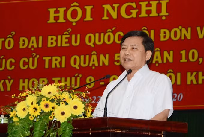 Viện trưởng VKSND tối cao Lê Minh Trí phát biểu tại buổi tiếp xúc cử tri. Ảnh: Kiểm sát