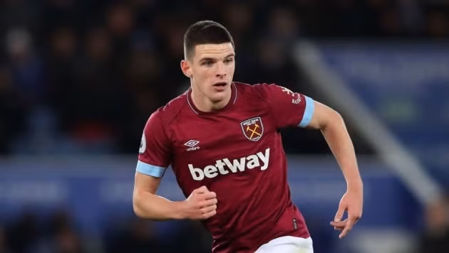 HLV&nbsp;Frank Lampard vẫn muốn chiêu mộ Declan Rice cho hàng tiền vệ của Chelsea trong mùa giải tới. Ảnh: West Ham