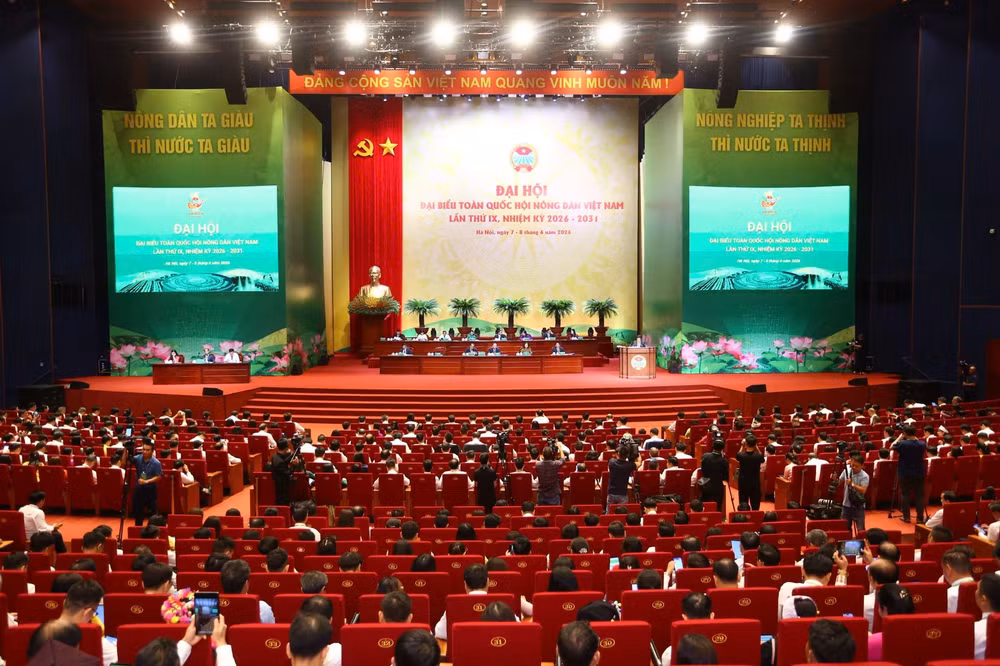 Đại hội đại biểu toàn quốc Hội Nông dân Việt Nam lần thứ IX diễn ra từ ngày 7-8/6, là sự kiện chính trị quan trọng của giai cấp nông dân và tổ chức Hội Nông dân Việt Nam. Đại hội có chủ đề: “Đoàn kết - Dân chủ - Đột phá - Hợp tác - Phát triển”.
