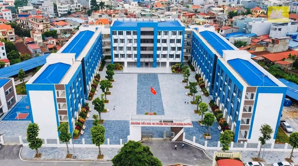 Toàn cảnh Trường Tiểu học và THCS Kênh Dương.