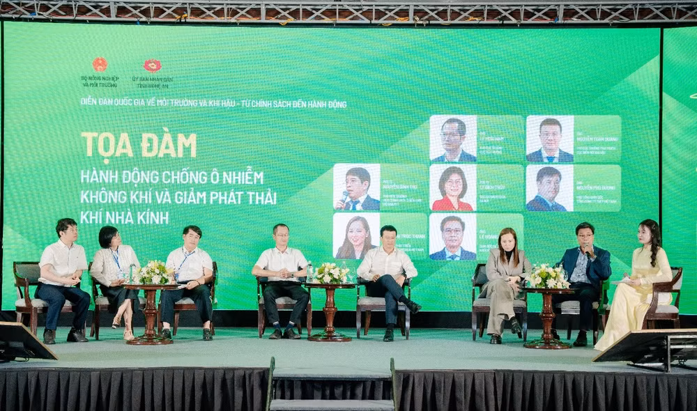 Tọa đàm “Hành động chống ô nhiễm không khí và giảm phát thải khí nhà kính” diễn ra trong khuôn khổ Diễn đàn quốc gia về Môi trường và Khí hậu 2026 (Ảnh: VN).