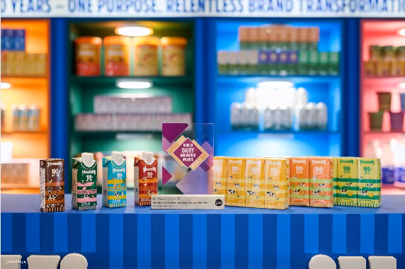 Sữa tươi Vinamilk 100% đa vị được vinh danh tại World Dairy Innovation Awards 2026 với hạng mục Sản phẩm sữa có hương vị xuất sắc nhất (Ảnh: VN).