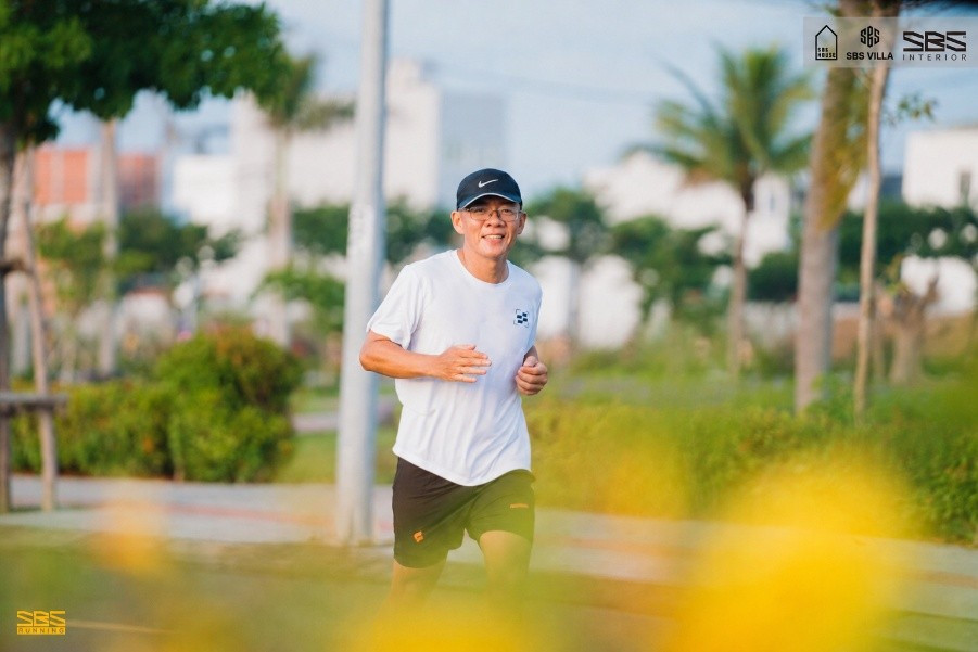 Không cùng điểm xuất phát, hàng ngàn bước chân từ khắp cả nước đều hướng về một mục tiêu chung - chào đón cột mốc 50 năm của Vinamilk (Ảnh: NVCC). Không cùng điểm xuất phát, hàng ngàn bước chân từ khắp cả nước đều hướng về một mục tiêu chung - chào đón cột mốc 50 năm của Vinamilk (Ảnh: NVCC).