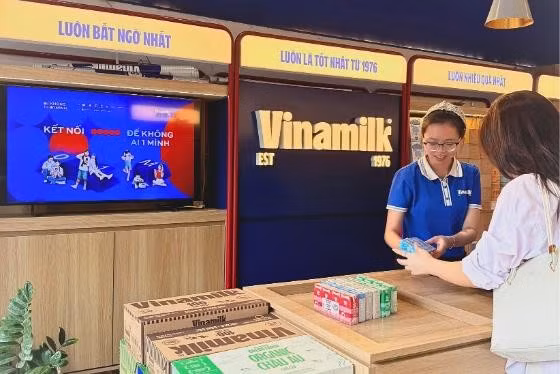 Các nền tảng trực tuyến của Vinamilk trở thành một trong những điểm chạm giúp thông điệp của chiến dịch “Không một mình” tiếp cận cộng đồng (Ảnh: Minh Anh).