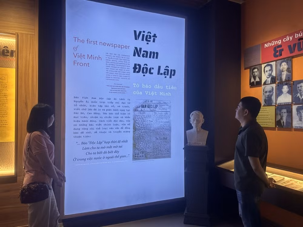 Báo Việt Nam Độc lập do lãnh tụ Nguyễn Ái Quốc sáng lập ngày 01/8/1941 hiện được lưu giữ và trưng bày các bản gốc, bản sao quý giá tại Bảo tàng Báo chí Việt Nam.