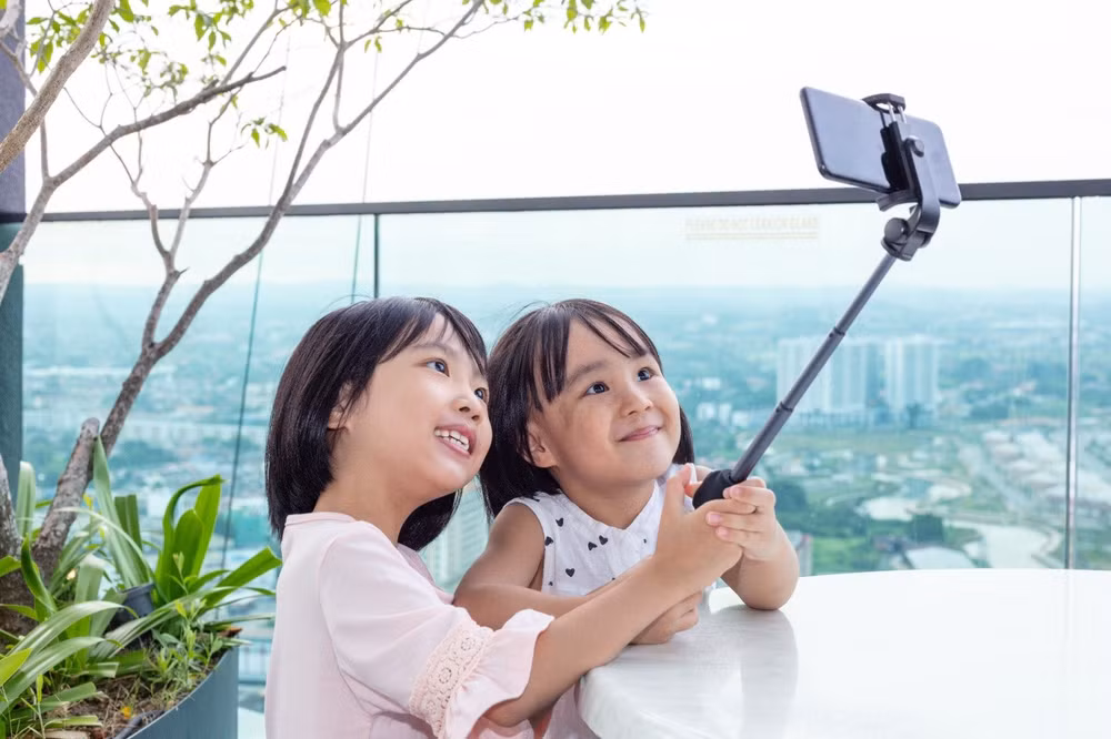 Mỗi học sinh đều có thể trở thành một “phóng viên nhỏ”, ghi lại những câu chuyện về môi trường từ chính góc nhìn và sự sáng tạo của mình (Ảnh minh họa).