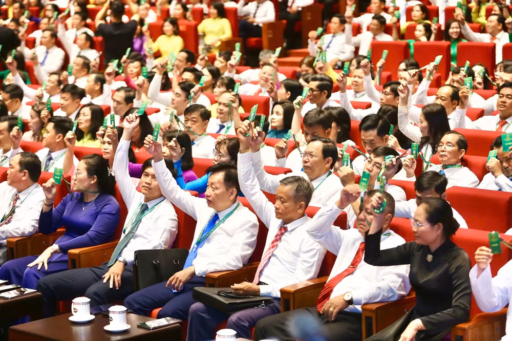 Tham dự ngày làm việc thứ nhất tại Đại hội đại biểu toàn quốc Hội Nông dân Việt Nam lần thứ IX, nhiệm kỳ 2026 – 2031 có 598 đại biểu chính thức, đại diện cho ý chí, nguyện vọng và trí tuệ của hơn 10 triệu cán bộ, hội viên nông dân trong cả nước.
