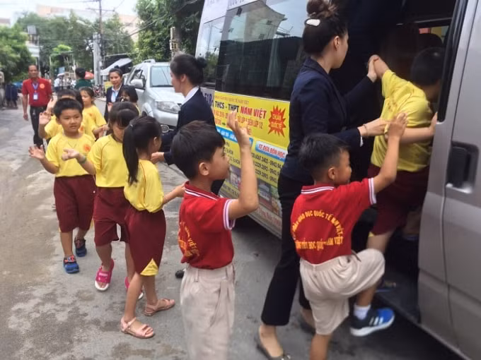 Học sinh đến trường và ra về, phụ huynh đều nhận được tin báo thông qua máy quét dấu vân tay