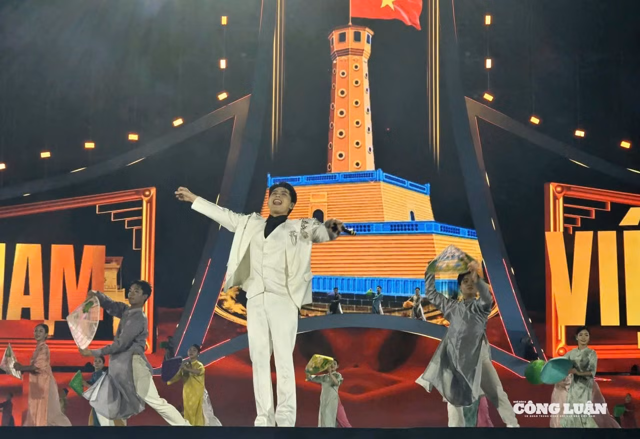anh-12-ha-long-concert-2025.jpg