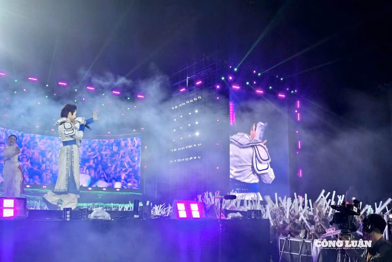 anh-9-ha-long-concert-2025.jpg