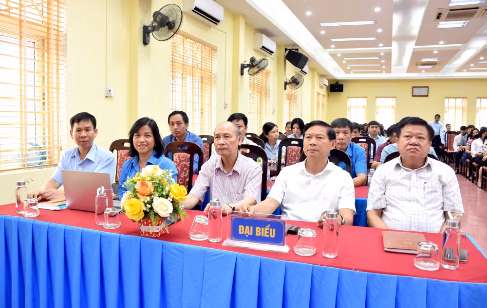 bao lao dong thu do to chuc giao luu truc tuyen tim hieu ve an toan ve sinh lao dong va phap luat lao dong hinh 2