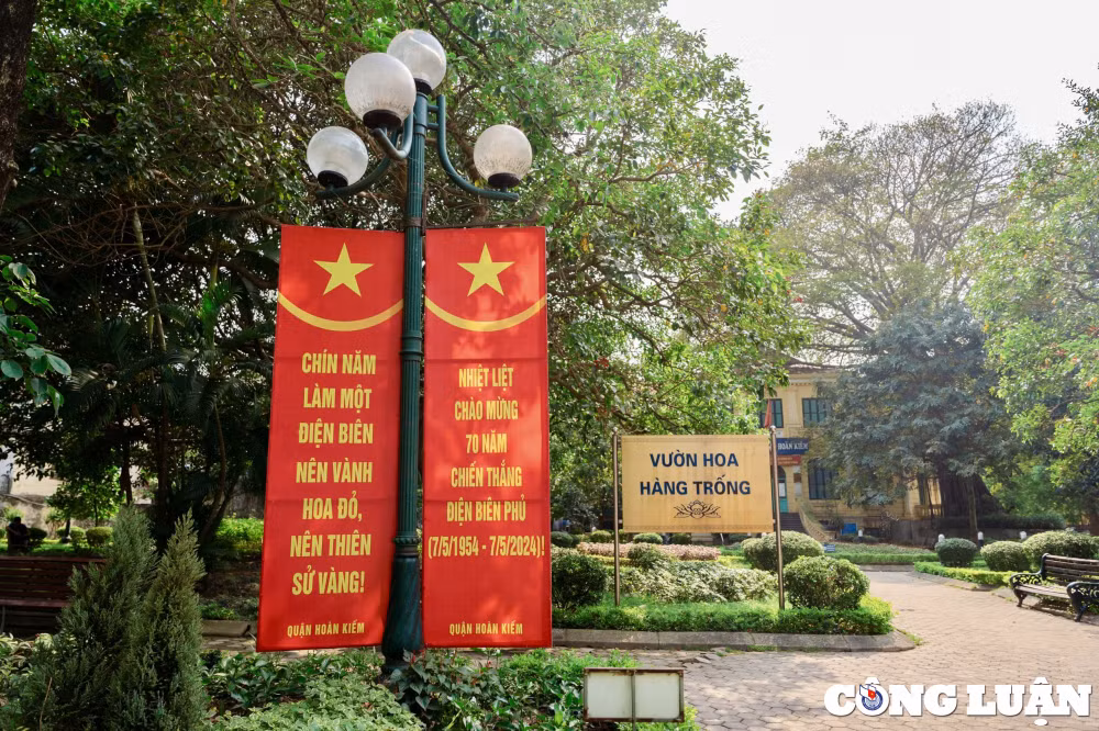 pho phuong ha noi ruc sac do trong dip le 30 4 va 1 5 hinh 10