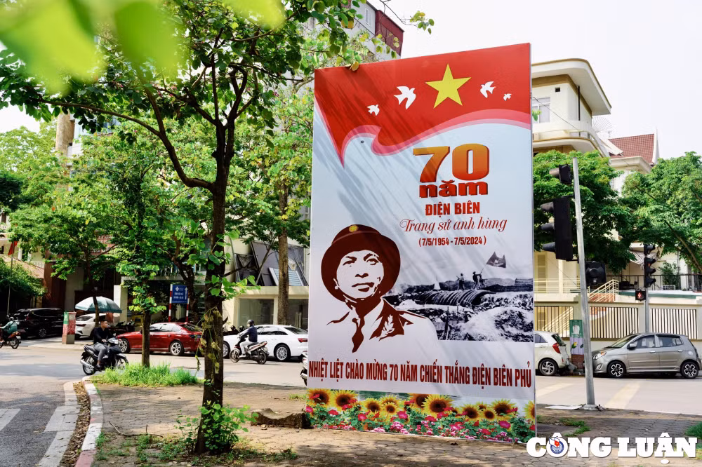 pho phuong ha noi ruc sac do trong dip le 30 4 va 1 5 hinh 11