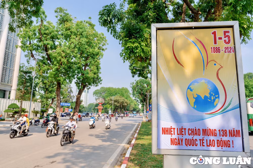 pho phuong ha noi ruc sac do trong dip le 30 4 va 1 5 hinh 7