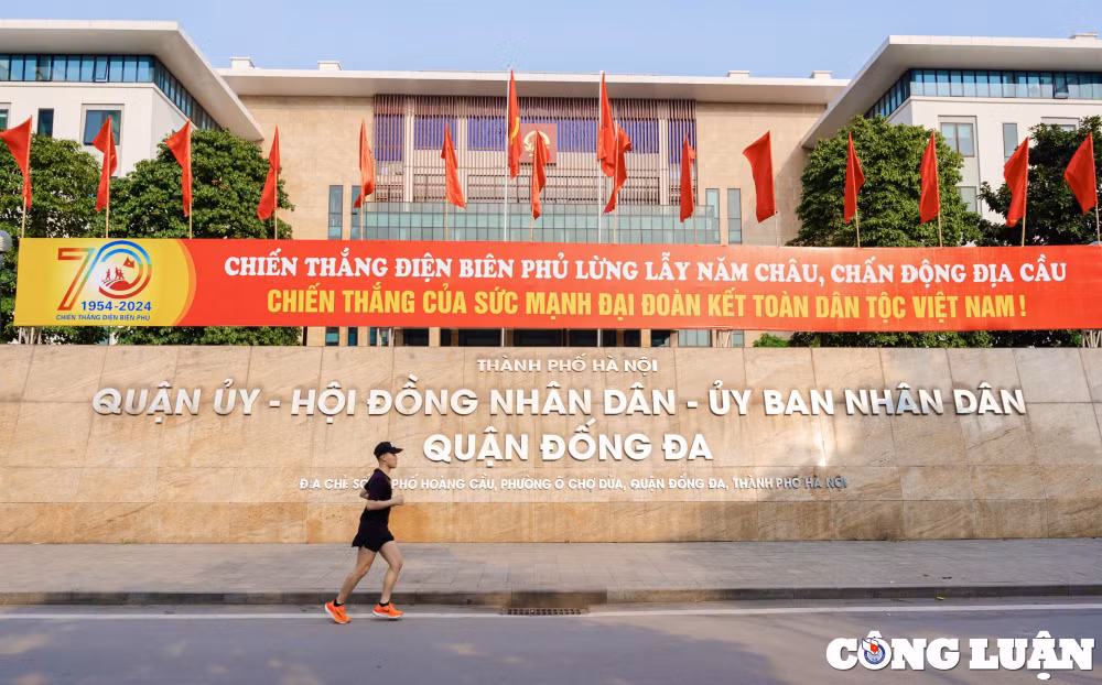 pho phuong ha noi ruc sac do trong dip le 30 4 va 1 5 hinh 9