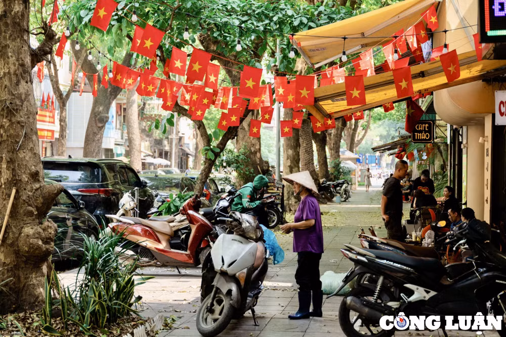 pho phuong ha noi ruc sac do trong dip le 30 4 va 1 5 hinh 8