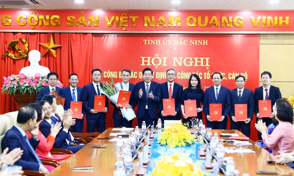 tHƯỜNG TRỰC