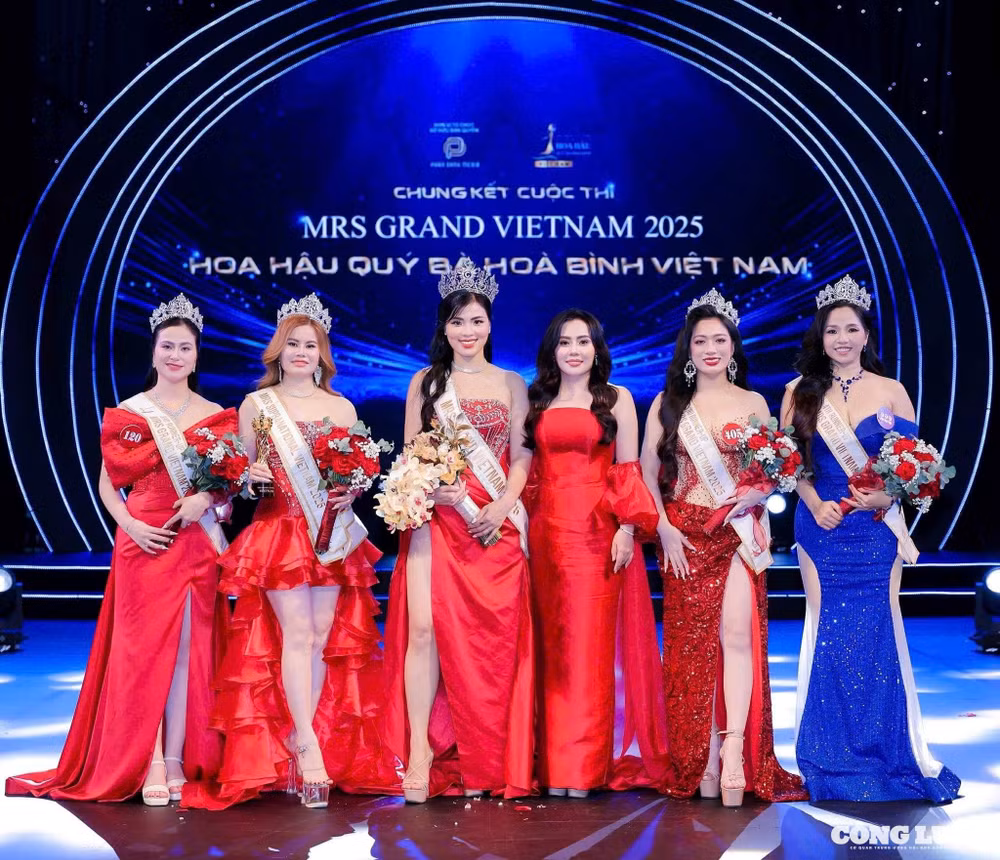 Tại đêm Chung kết, Ban tổ chức đồng thời trao danh hiệu cho 4 Á hậu cùng các giải thưởng phụ, nhằm tôn vinh những thí sinh có thành tích nổi bật và dấu ấn riêng trong suốt hành trình cuộc thi.
