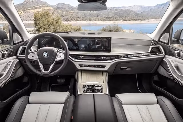 BMW-X7-khoang-lai