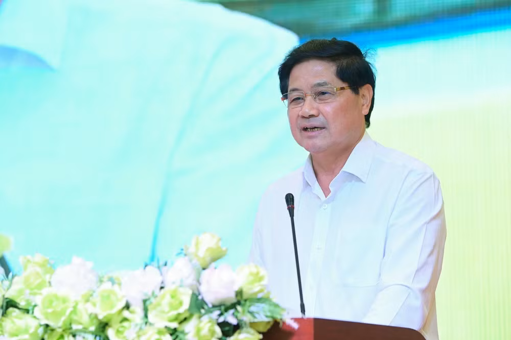 Ông Lê Quốc Doanh, Chủ tịch Hội Làm vườn Việt Nam, nguyên Thứ trưởng Bộ NN-PTNT, phát biểu khai mạc Diễn đàn.