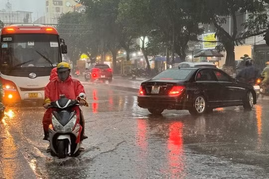 Dự báo thời tiết ngày 5/5: Nam Bộ gia tăng mưa dông