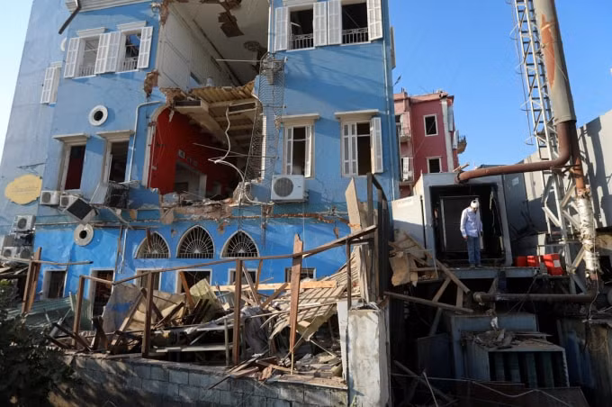 Khoảng 250.000 người mất nhà cửa sau vụ nổ khủng khiếp ở nhà kho ở Beirut, Lebanon - Ảnh: Reuters