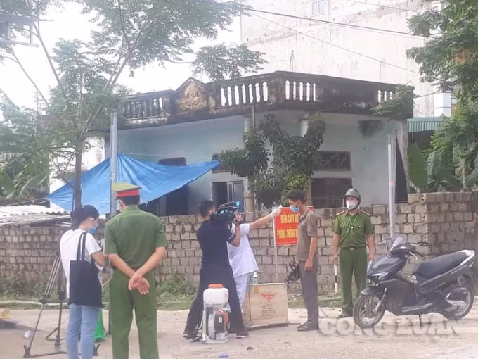 Cơ quan truyền thông cũng kịp thời đưa tin cảnh báo người dân phòng ngừa các biện pháp chống dịch