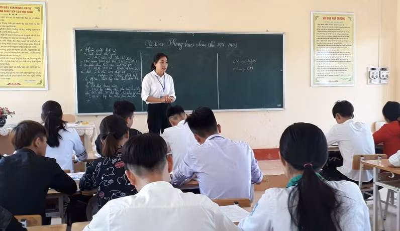 Hình ảnh học sinh Trường THPT Yên Hòa (huyện Đà Bắc) ôn thi tốt nghệp THPT 2020. Ảnh: internet.