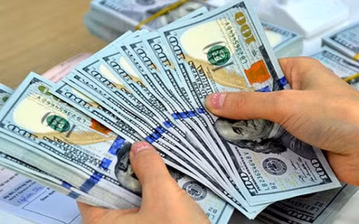 USD rớt thảm hại phiên đầu tuần. Ảnh: TL.