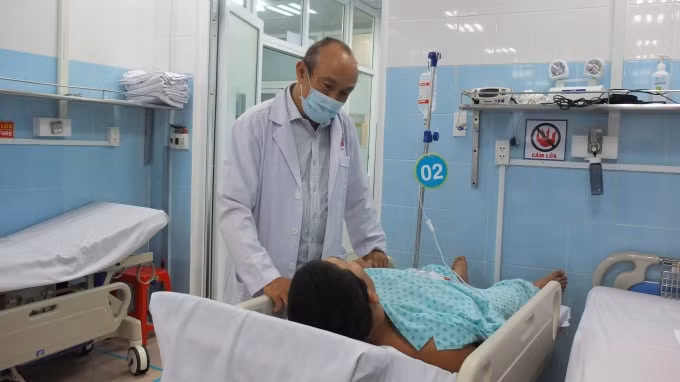 Nhờ áp dụng kỹ thuật tiên tiến dùng laser công suất lớn điều trị cho một người bệnh có sỏi to trong bàng quang, người bệnh đã nhanh chóng hồi phục và hạn chế được việc nhiễm khuẩn vết mổ.